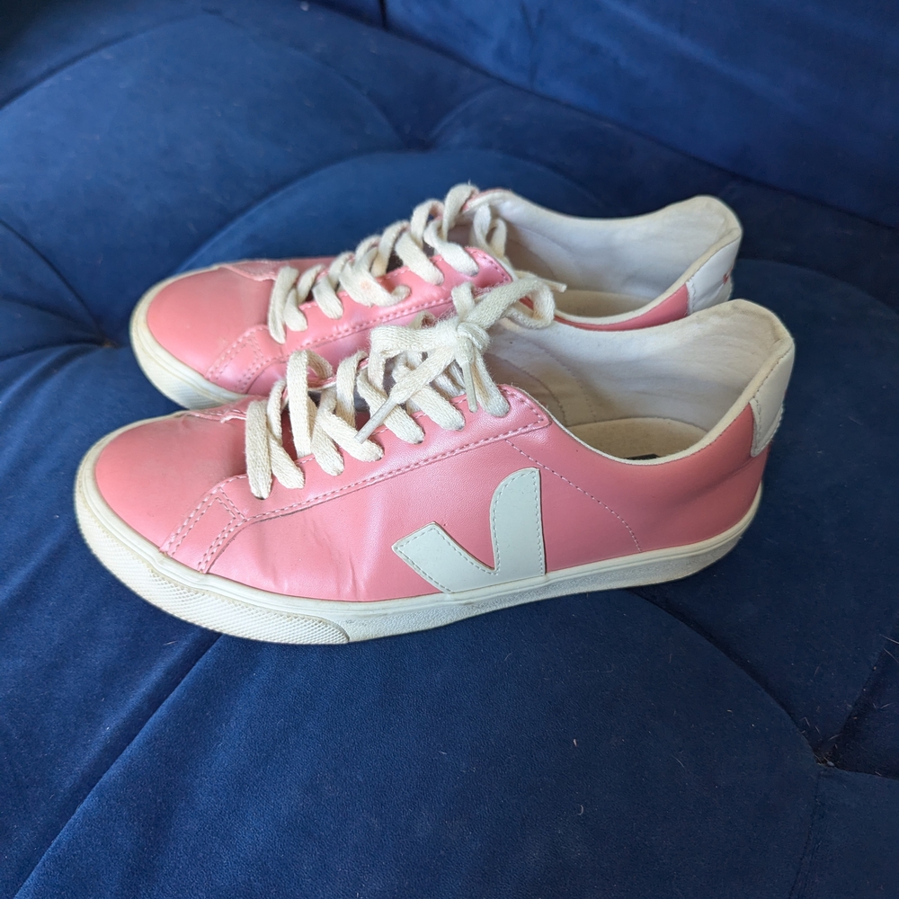 Veja Women's Pink and White Sneakers